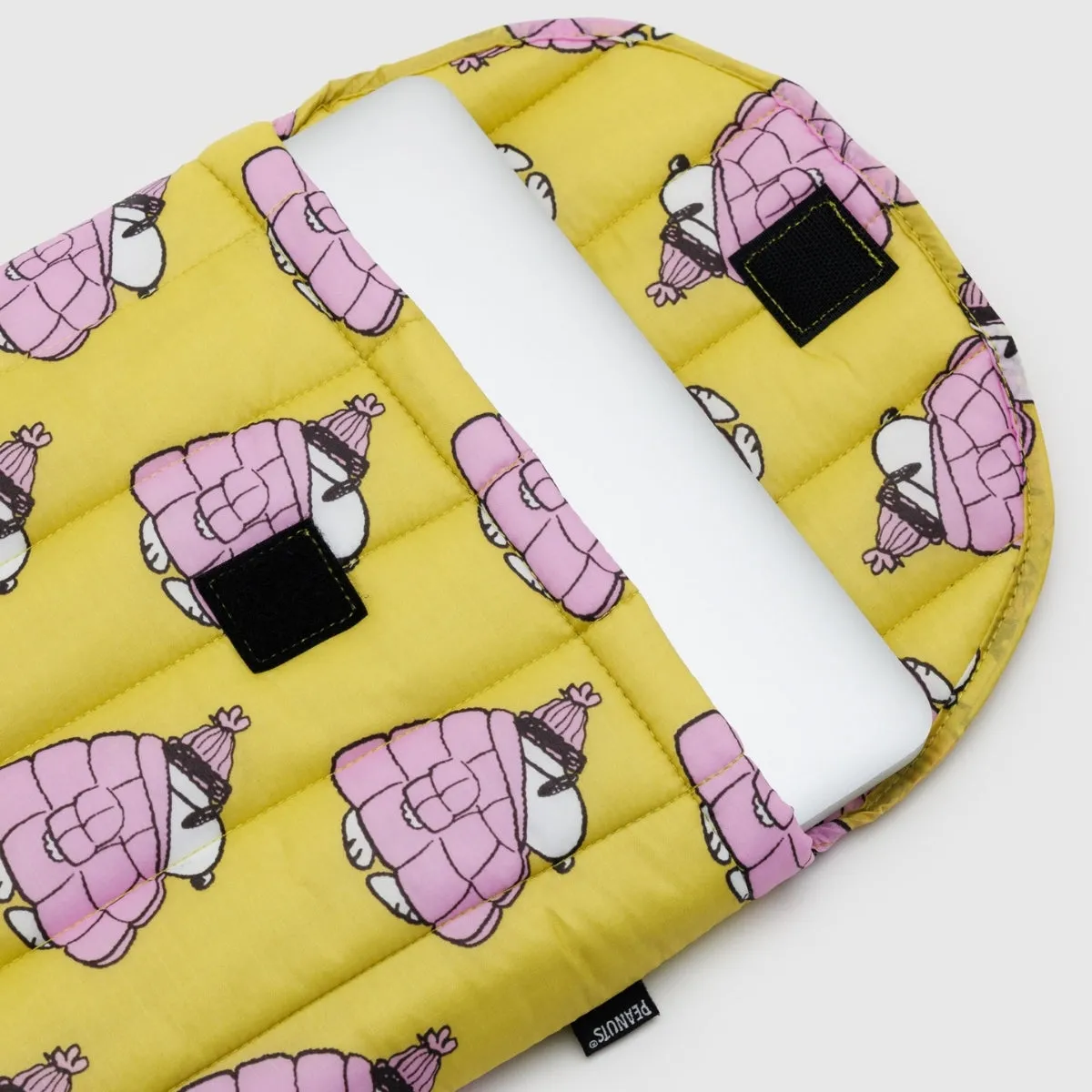 Baggu Puffy Laptop Sleeve 16" in Puffer Snoopy Pink